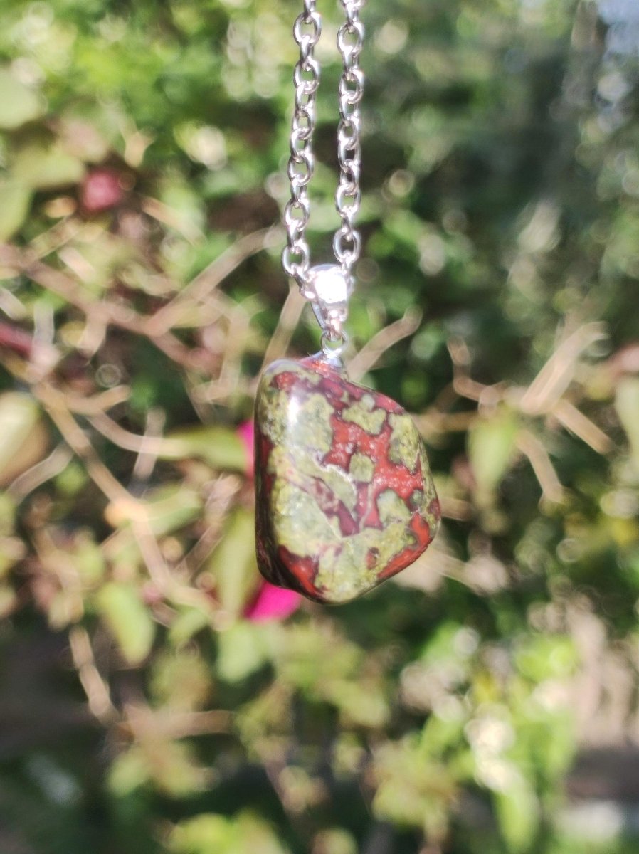 Epidot / Drachenblutjaspis grün rot 925 Silber Edelstein Kette Heilstein Natur Rarität Mann Frau Geschenk Er Sie Freundin Energie Ruhe Glück - Art of Nature Berlin