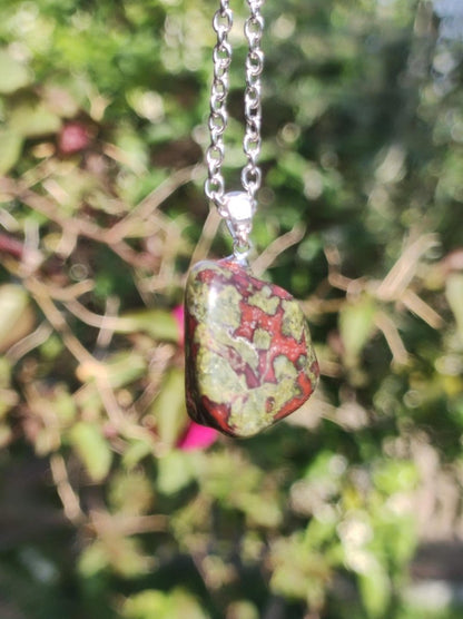 Epidot / Drachenblutjaspis grün rot 925 Silber Edelstein Kette Heilstein Natur Rarität Mann Frau Geschenk Er Sie Freundin Energie Ruhe Glück - Art of Nature Berlin