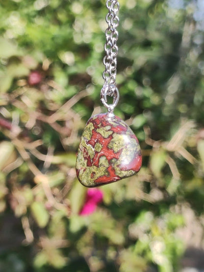Epidot / Drachenblutjaspis grün rot 925 Silber Edelstein Kette Heilstein Natur Rarität Mann Frau Geschenk Er Sie Freundin Energie Ruhe Glück - Art of Nature Berlin