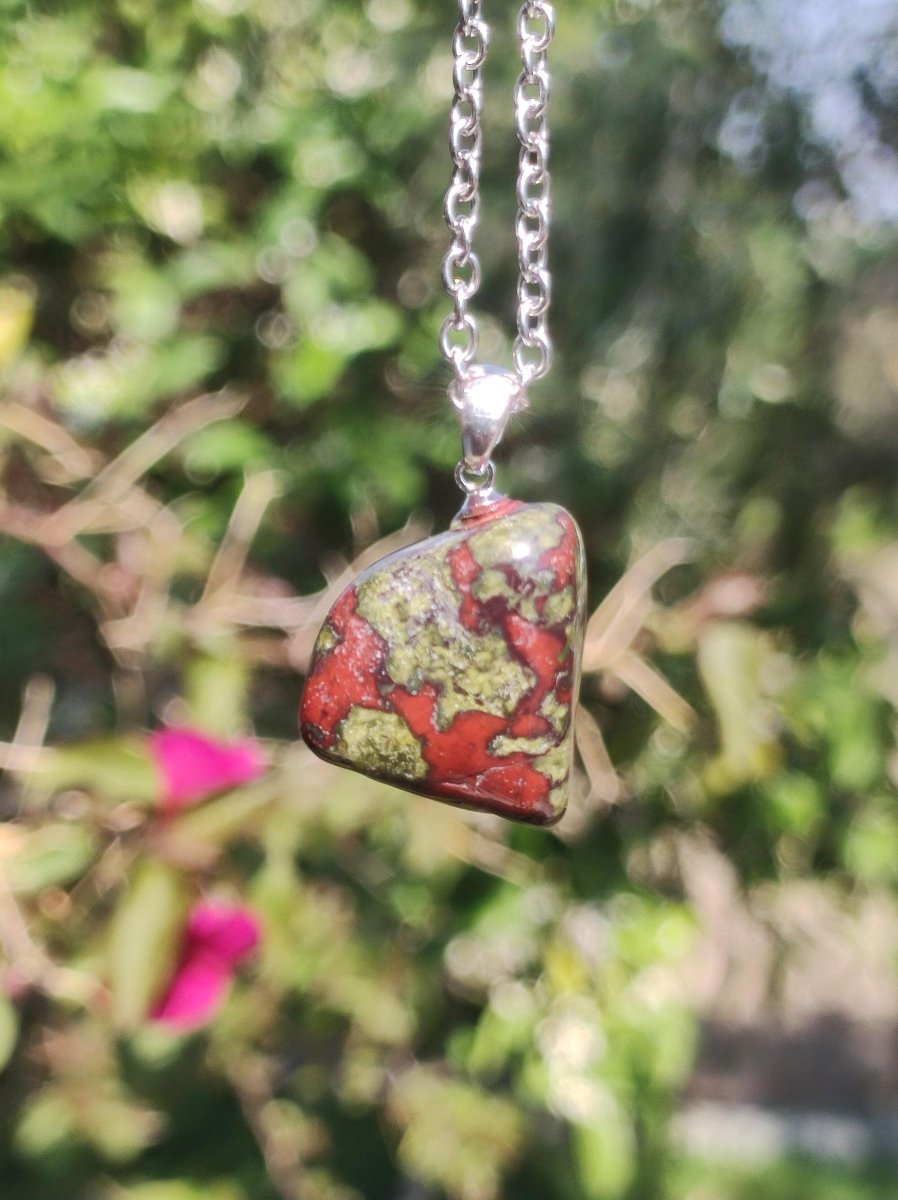 Epidot / Drachenblutjaspis grün rot 925 Silber Edelstein Kette Heilstein Natur Rarität Mann Frau Geschenk Er Sie Freundin Energie Ruhe Glück - Art of Nature Berlin