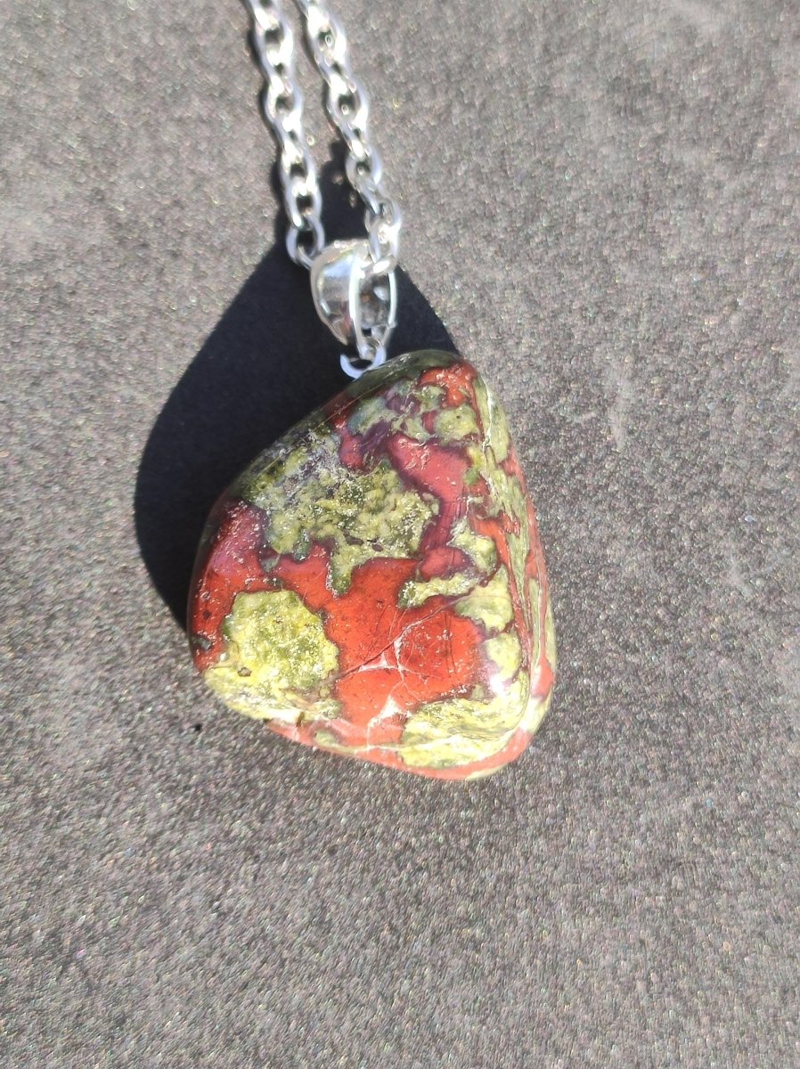 Epidot / Drachenblutjaspis grün rot 925 Silber Edelstein Kette Heilstein Natur Rarität Mann Frau Geschenk Er Sie Freundin Energie Ruhe Glück - Art of Nature Berlin