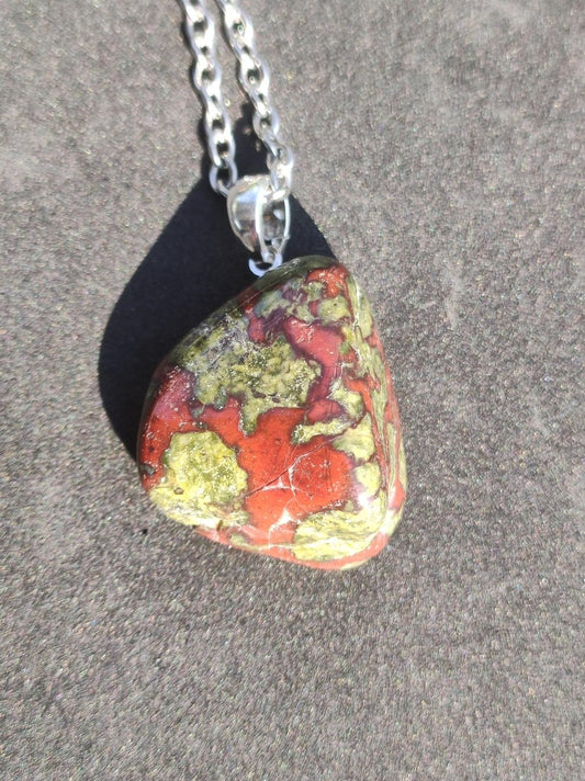 Epidot / Drachenblutjaspis grün rot 925 Silber Edelstein Kette Heilstein Natur Rarität Mann Frau Geschenk Er Sie Freundin Energie Ruhe Glück - Art of Nature Berlin