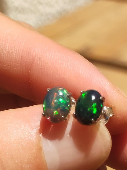 Ethiopian Black Opal AAA - 925 Sterling Silber bunt Ohrstecker Ohrringe Edelstein Heilstein Energie Frau Geschenk Schmuck Edel Rarität - Art of Nature Berlin