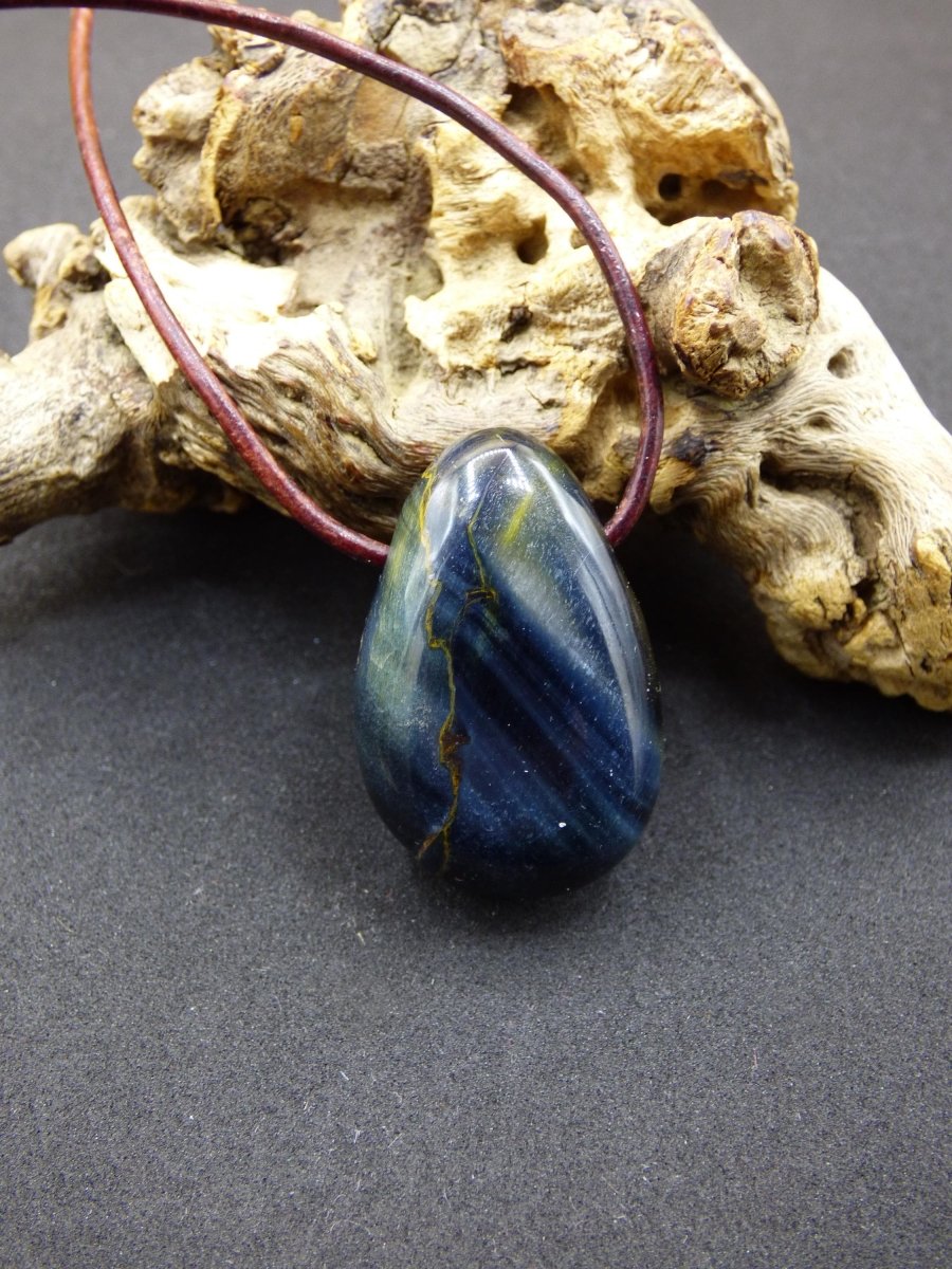 Falkenauge ~ Edelstein Kette schwarz blau schimmern funkelnd Natur Heilstein Geschenk Er SIe Mann Frau Freund Weihnachten Goa Boho Ethno Psy - Art of Nature Berlin