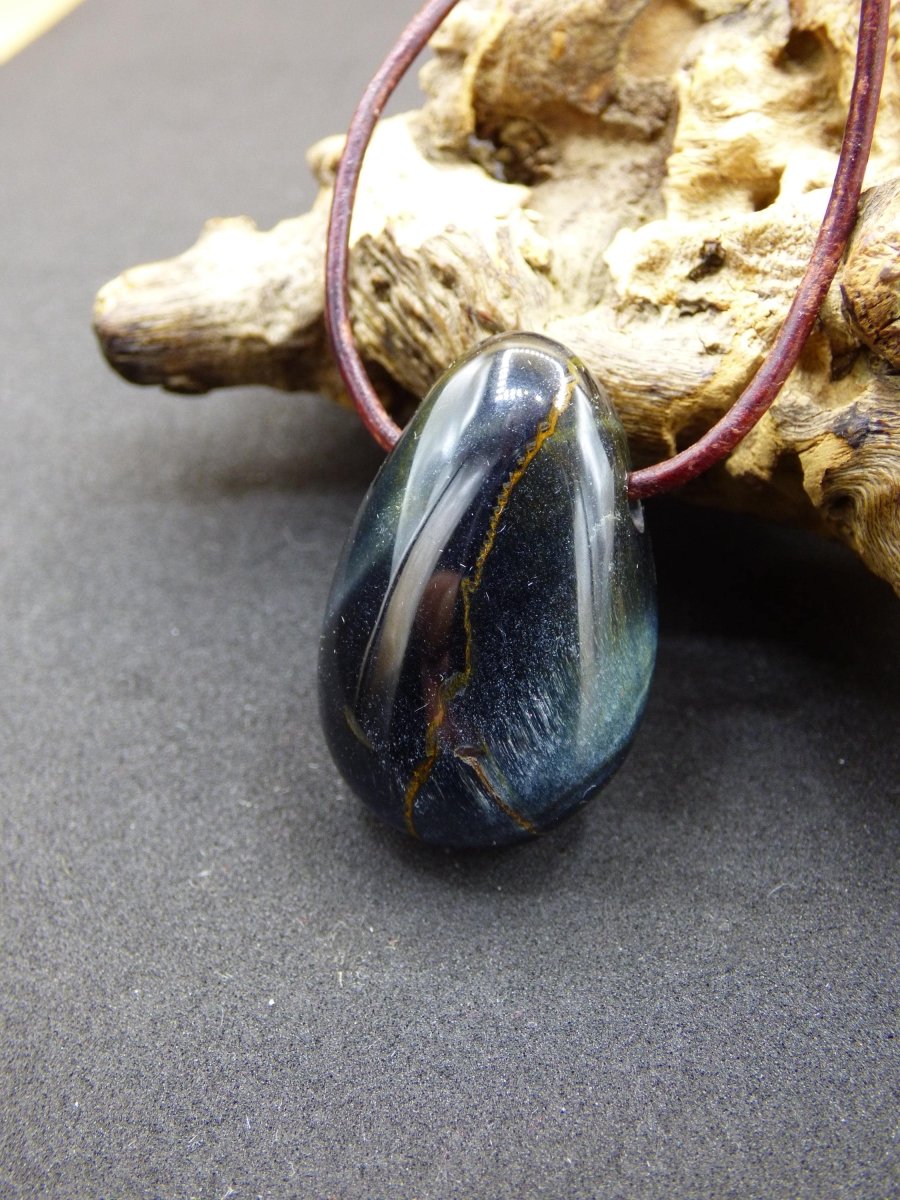 Falkenauge ~ Edelstein Kette schwarz blau schimmern funkelnd Natur Heilstein Geschenk Er SIe Mann Frau Freund Weihnachten Goa Boho Ethno Psy - Art of Nature Berlin