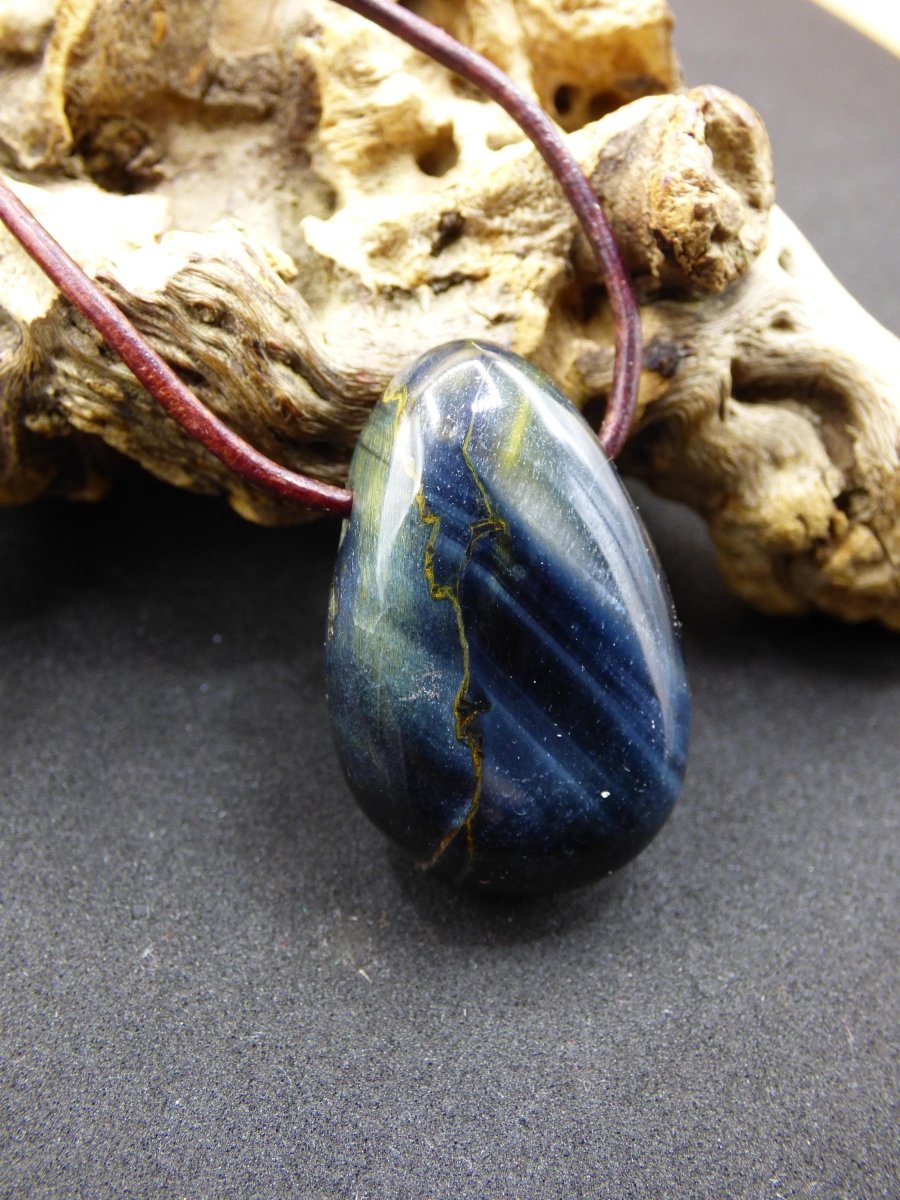 Falkenauge ~ Edelstein Kette schwarz blau schimmern funkelnd Natur Heilstein Geschenk Er SIe Mann Frau Freund Weihnachten Goa Boho Ethno Psy - Art of Nature Berlin
