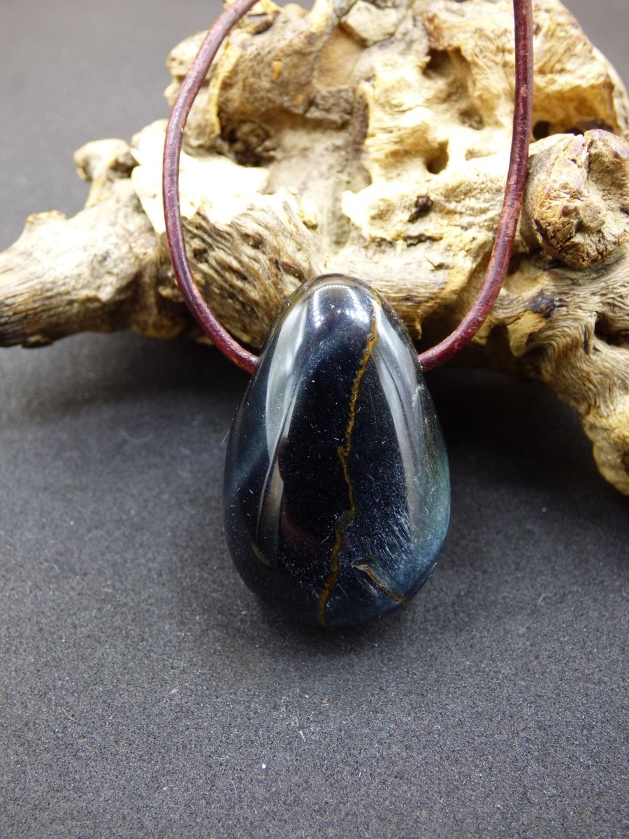 Falkenauge ~ Edelstein Kette schwarz blau schimmern funkelnd Natur Heilstein Geschenk Er SIe Mann Frau Freund Weihnachten Goa Boho Ethno Psy - Art of Nature Berlin