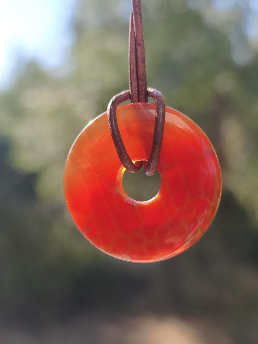 Feuerachat ~ Donut 30mm Edelstein Kette rot Natur HIPPIE GOA Boho Heilstein Kristalle Schmuck Anhänger Mann Frau Kind Geschenk Er Sie - Art of Nature Berlin