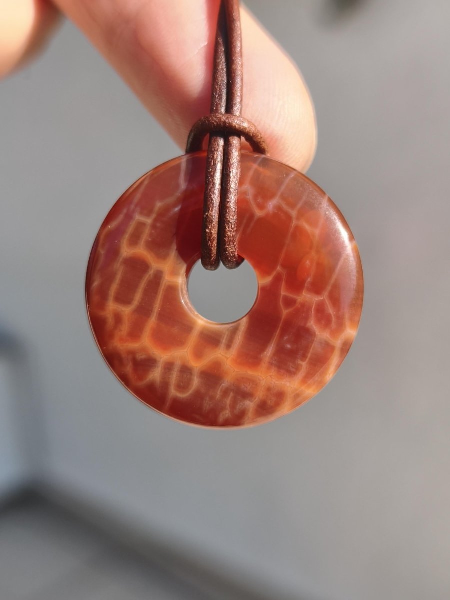 Feuerachat ~ Donut 30mm Edelstein Kette rot Natur HIPPIE GOA Boho Heilstein Kristalle Schmuck Anhänger Mann Frau Kind Geschenk Er Sie - Art of Nature Berlin