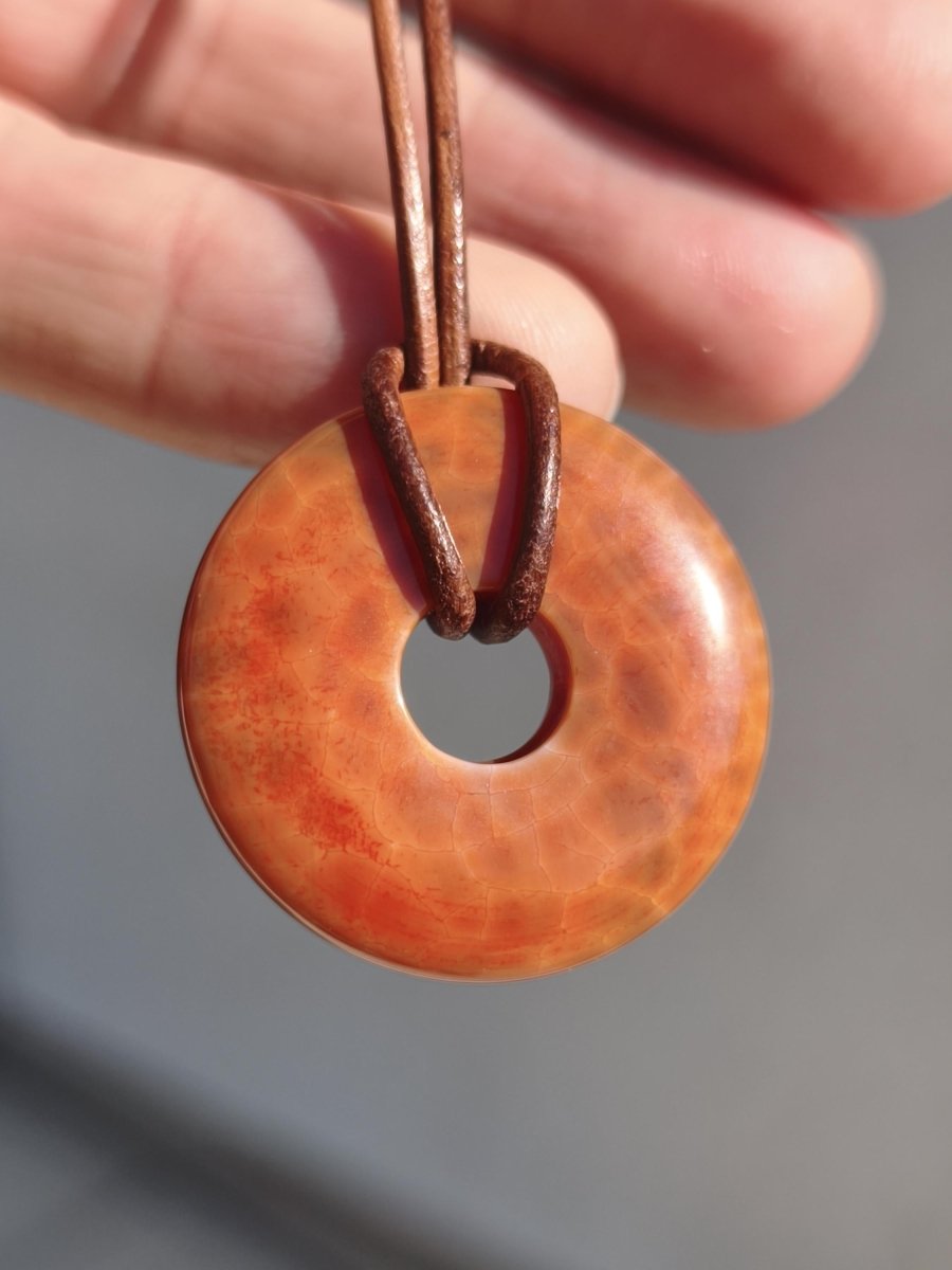 Feuerachat ~ Donut 30mm Edelstein Kette rot Natur HIPPIE GOA Boho Heilstein Kristalle Schmuck Anhänger Mann Frau Kind Geschenk Er Sie - Art of Nature Berlin