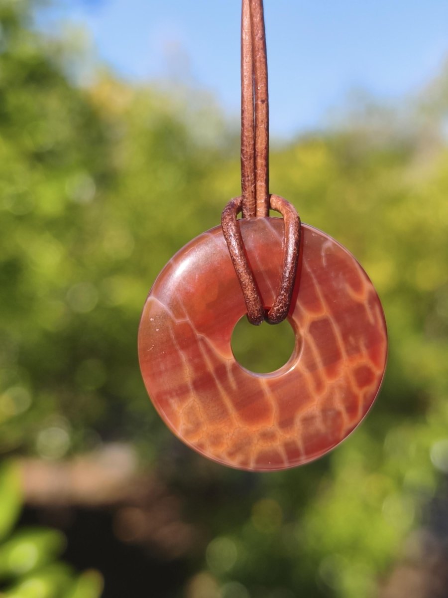 Feuerachat ~ Donut 30mm Edelstein Kette rot Natur HIPPIE GOA Boho Heilstein Kristalle Schmuck Anhänger Mann Frau Kind Geschenk Er Sie - Art of Nature Berlin