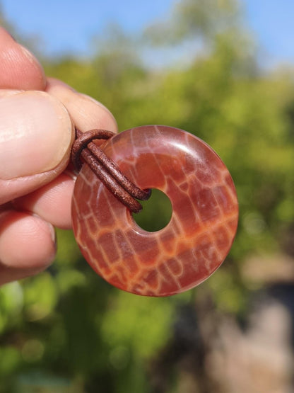 Feuerachat ~ Donut 30mm Edelstein Kette rot Natur HIPPIE GOA Boho Heilstein Kristalle Schmuck Anhänger Mann Frau Kind Geschenk Er Sie - Art of Nature Berlin