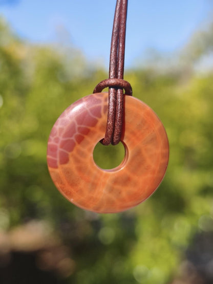 Feuerachat ~ Donut 30mm Edelstein Kette rot Natur HIPPIE GOA Boho Heilstein Kristalle Schmuck Anhänger Mann Frau Kind Geschenk Er Sie - Art of Nature Berlin