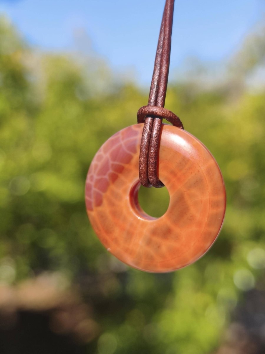 Feuerachat ~ Donut 30mm Edelstein Kette rot Natur HIPPIE GOA Boho Heilstein Kristalle Schmuck Anhänger Mann Frau Kind Geschenk Er Sie - Art of Nature Berlin