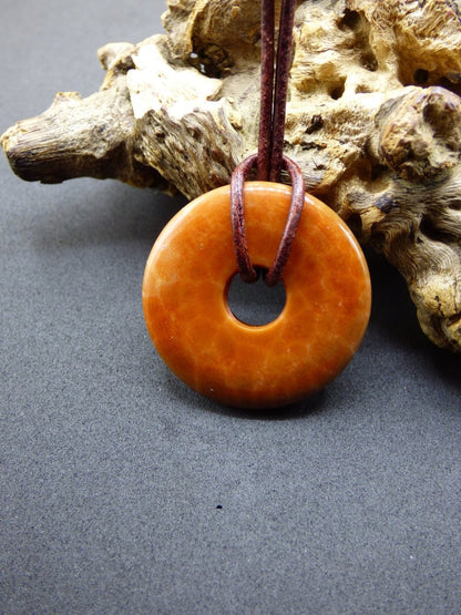 Feuerachat ~ Donut 30mm Edelstein Kette rot Natur HIPPIE GOA Boho Heilstein Kristalle Schmuck Anhänger Mann Frau Kind Geschenk Er Sie - Art of Nature Berlin