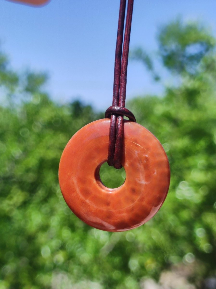 Feuerachat ~ Donut 30mm Edelstein Kette rot Natur HIPPIE GOA Boho Heilstein Kristalle Schmuck Anhänger Mann Frau Kind Geschenk Er Sie - Art of Nature Berlin