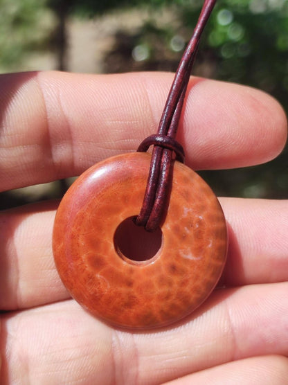 Feuerachat ~ Donut 30mm Edelstein Kette rot Natur HIPPIE GOA Boho Heilstein Kristalle Schmuck Anhänger Mann Frau Kind Geschenk Er Sie - Art of Nature Berlin