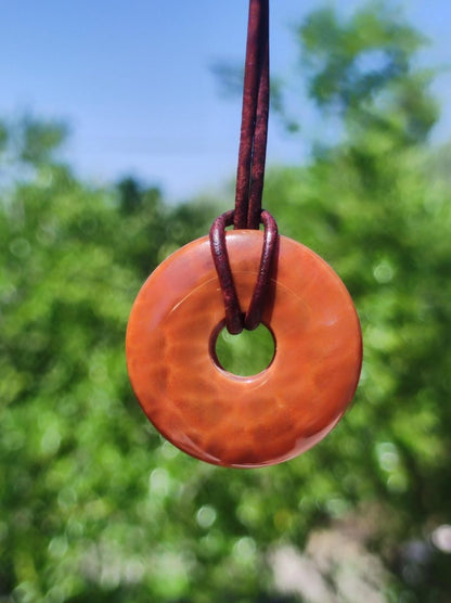 Feuerachat ~ Donut 30mm Edelstein Kette rot Natur HIPPIE GOA Boho Heilstein Kristalle Schmuck Anhänger Mann Frau Kind Geschenk Er Sie - Art of Nature Berlin