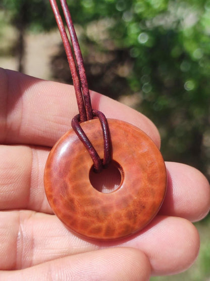 Feuerachat ~ Donut 30mm Edelstein Kette rot Natur HIPPIE GOA Boho Heilstein Kristalle Schmuck Anhänger Mann Frau Kind Geschenk Er Sie - Art of Nature Berlin