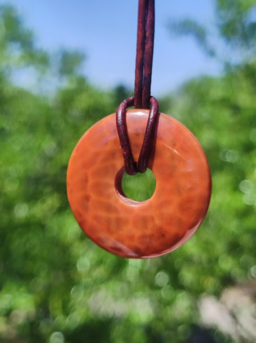 Feuerachat ~ Donut 30mm Edelstein Kette rot Natur HIPPIE GOA Boho Heilstein Kristalle Schmuck Anhänger Mann Frau Kind Geschenk Er Sie - Art of Nature Berlin