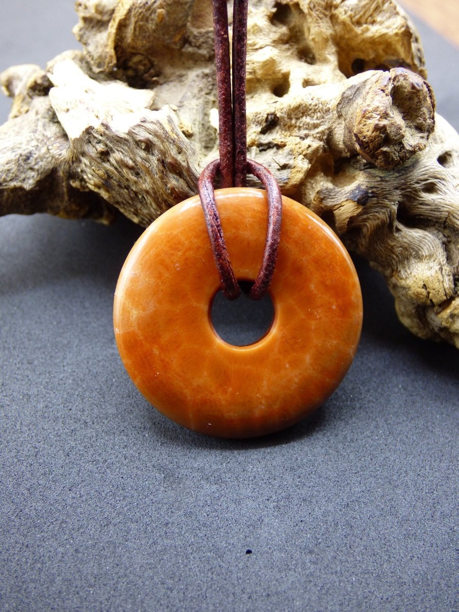 Feuerachat ~ Donut 30mm Edelstein Kette rot Natur HIPPIE GOA Boho Heilstein Kristalle Schmuck Anhänger Mann Frau Kind Geschenk Er Sie - Art of Nature Berlin