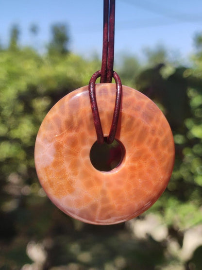 Feuerachat ~ Donut 40mm Edelstein Kette rot Natur HIPPIE GOA Boho Heilstein Kristalle Schmuck Anhänger Mann Frau Kind Geschenk Er Sie - Art of Nature Berlin