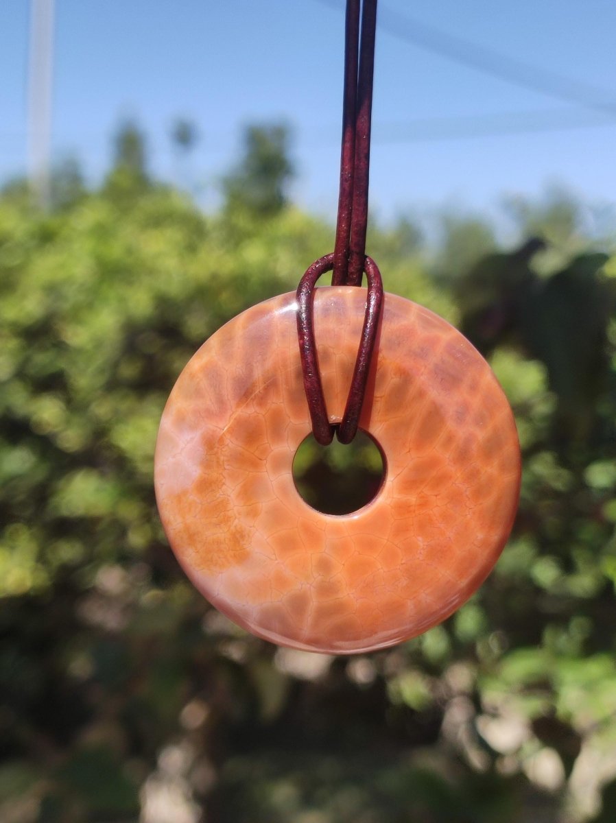 Feuerachat ~ Donut 40mm Edelstein Kette rot Natur HIPPIE GOA Boho Heilstein Kristalle Schmuck Anhänger Mann Frau Kind Geschenk Er Sie - Art of Nature Berlin