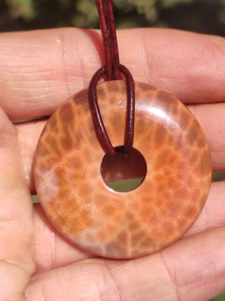 Feuerachat ~ Donut 40mm Edelstein Kette rot Natur HIPPIE GOA Boho Heilstein Kristalle Schmuck Anhänger Mann Frau Kind Geschenk Er Sie - Art of Nature Berlin