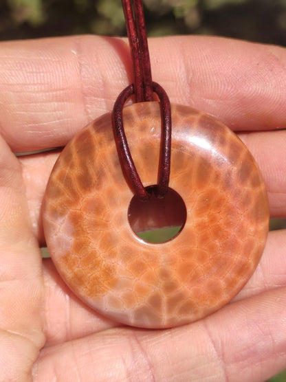 Feuerachat ~ Donut 40mm Edelstein Kette rot Natur HIPPIE GOA Boho Heilstein Kristalle Schmuck Anhänger Mann Frau Kind Geschenk Er Sie - Art of Nature Berlin