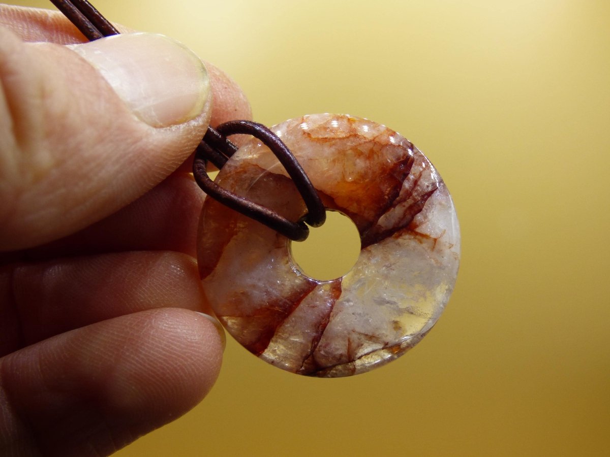 Feuerquarz / Hämatit Quarz 30mm - Edelstein Donut Kette rot Mann Frau Vater Tochter Freund Heilstein Glück Schmuck Natur Rarität Geschenk - Art of Nature Berlin
