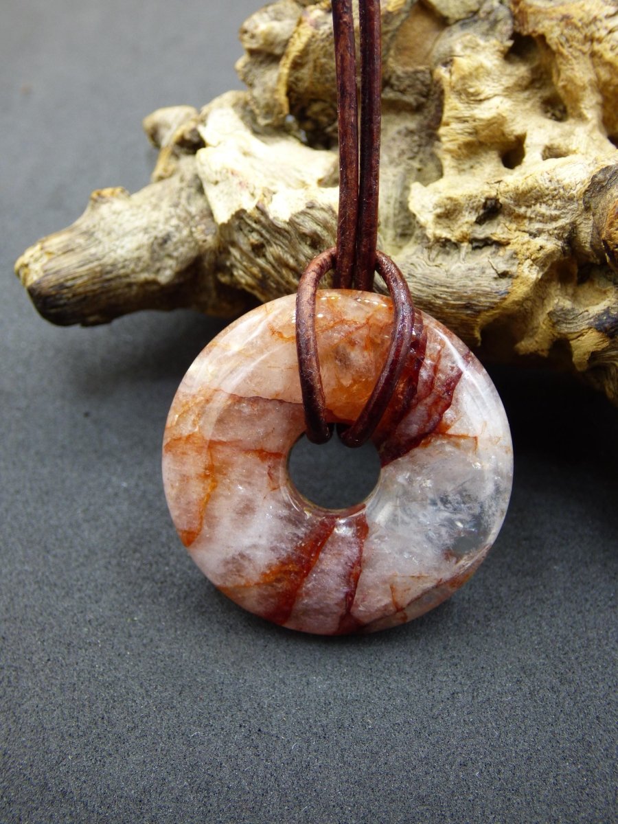 Feuerquarz / Hämatit Quarz 30mm - Edelstein Donut Kette rot Mann Frau Vater Tochter Freund Heilstein Glück Schmuck Natur Rarität Geschenk - Art of Nature Berlin