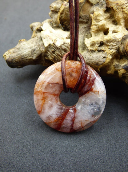 Feuerquarz / Hämatit Quarz 30mm - Edelstein Donut Kette rot Mann Frau Vater Tochter Freund Heilstein Glück Schmuck Natur Rarität Geschenk - Art of Nature Berlin