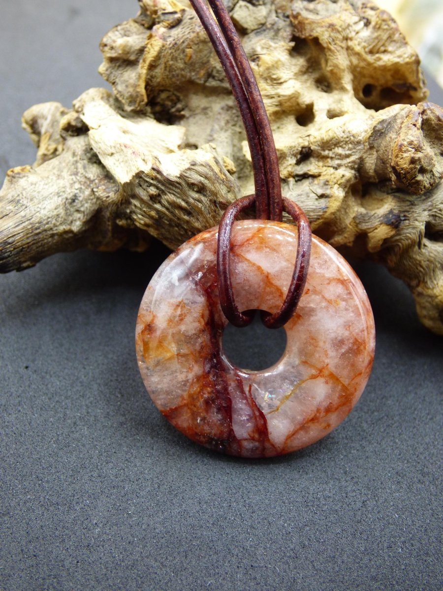 Feuerquarz / Hämatit Quarz 30mm - Edelstein Donut Kette rot Mann Frau Vater Tochter Freund Heilstein Glück Schmuck Natur Rarität Geschenk - Art of Nature Berlin