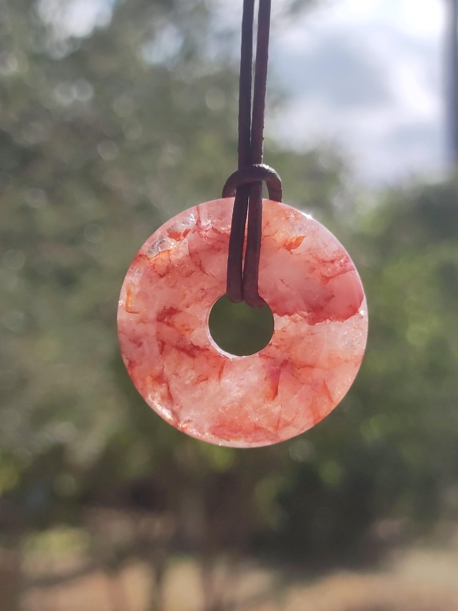 Feuerquarz / Hämatit Quarz 30mm - Edelstein Donut Kette rot Mann Frau Vater Tochter Freund Heilstein Glück Schmuck Natur Rarität Geschenk - Art of Nature Berlin