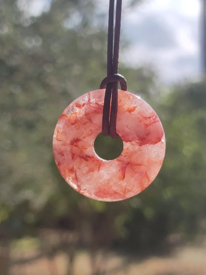 Feuerquarz / Hämatit Quarz 30mm - Edelstein Donut Kette rot Mann Frau Vater Tochter Freund Heilstein Glück Schmuck Natur Rarität Geschenk - Art of Nature Berlin