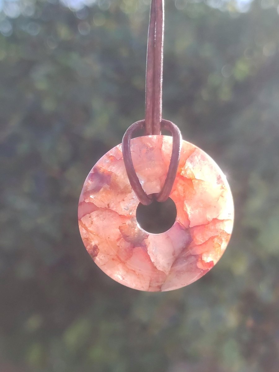 Feuerquarz / Hämatit Quarz 30mm - Edelstein Donut Kette rot Mann Frau Vater Tochter Freund Heilstein Glück Schmuck Natur Rarität Geschenk - Art of Nature Berlin