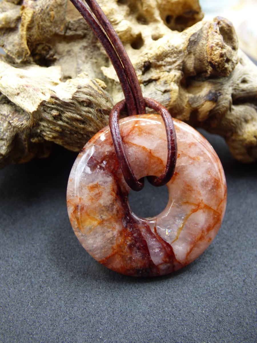 Feuerquarz / Hämatit Quarz 30mm - Edelstein Donut Kette rot Mann Frau Vater Tochter Freund Heilstein Glück Schmuck Natur Rarität Geschenk - Art of Nature Berlin