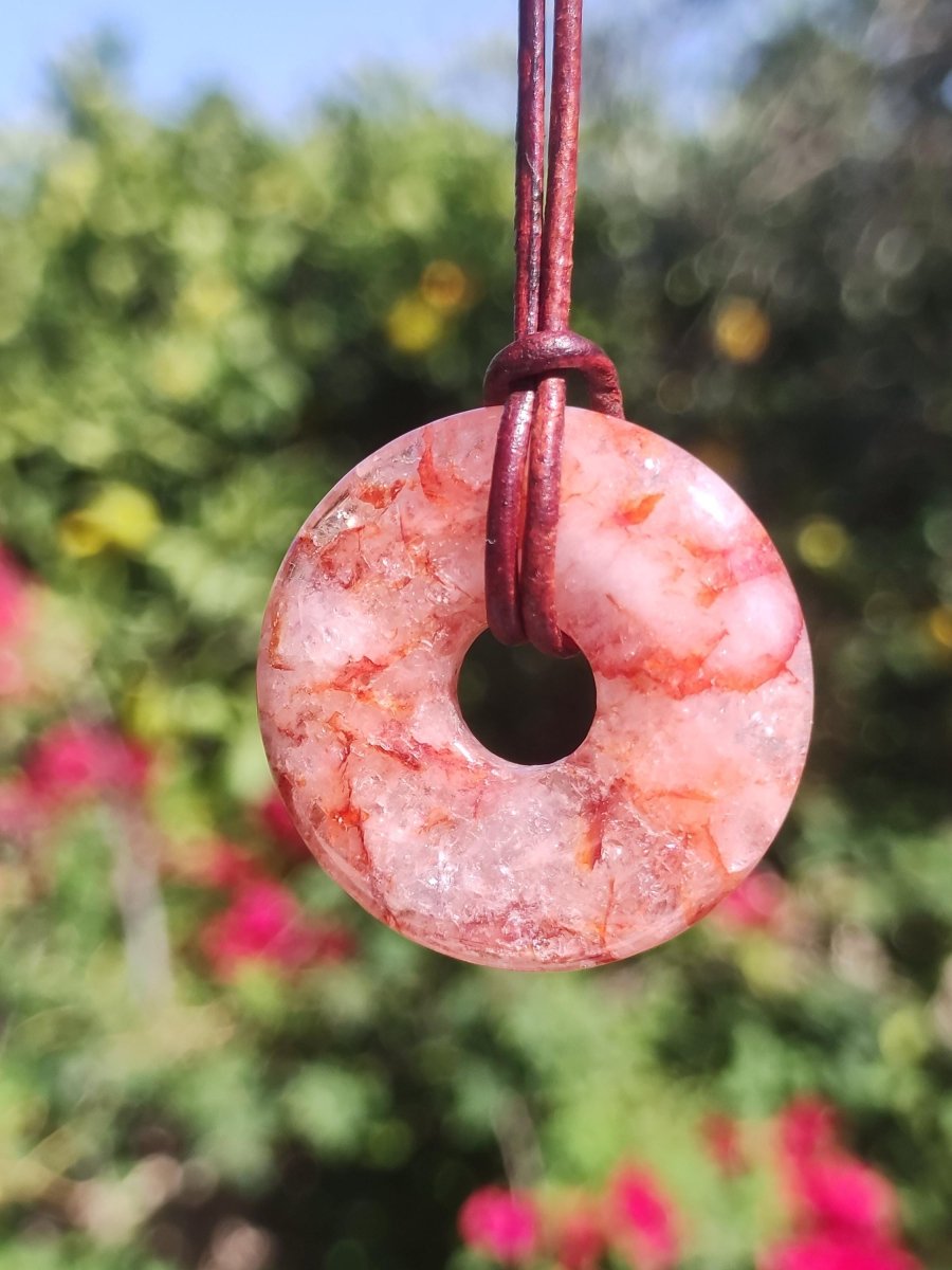 Feuerquarz / Hämatit Quarz 30mm - Edelstein Donut Kette rot Mann Frau Vater Tochter Freund Heilstein Glück Schmuck Natur Rarität Geschenk - Art of Nature Berlin