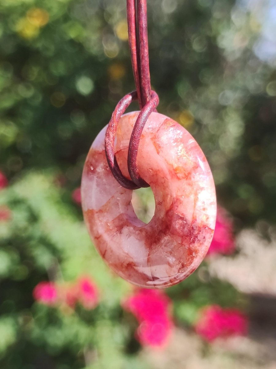 Feuerquarz / Hämatit Quarz 30mm - Edelstein Donut Kette rot Mann Frau Vater Tochter Freund Heilstein Glück Schmuck Natur Rarität Geschenk - Art of Nature Berlin