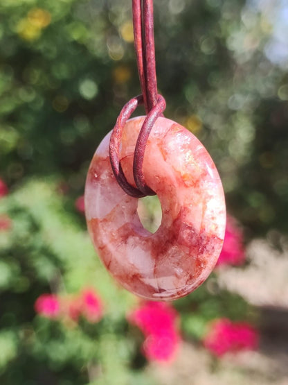 Feuerquarz / Hämatit Quarz 30mm - Edelstein Donut Kette rot Mann Frau Vater Tochter Freund Heilstein Glück Schmuck Natur Rarität Geschenk - Art of Nature Berlin