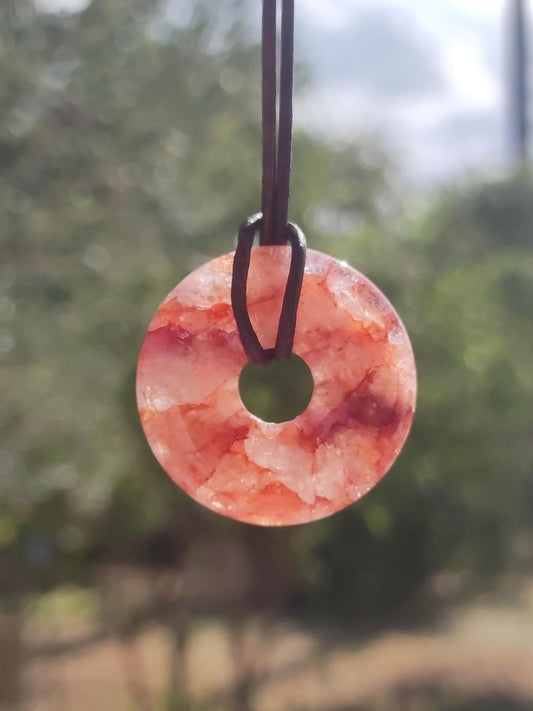 Feuerquarz / Hämatit Quarz 30mm - Edelstein Donut Kette rot Mann Frau Vater Tochter Freund Heilstein Glück Schmuck Natur Rarität Geschenk - Art of Nature Berlin