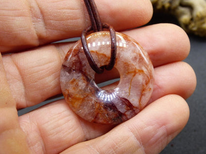 Feuerquarz / Hämatit Quarz 30mm - Edelstein Donut Kette rot Mann Frau Vater Tochter Freund Heilstein Glück Schmuck Natur Rarität Geschenk - Art of Nature Berlin