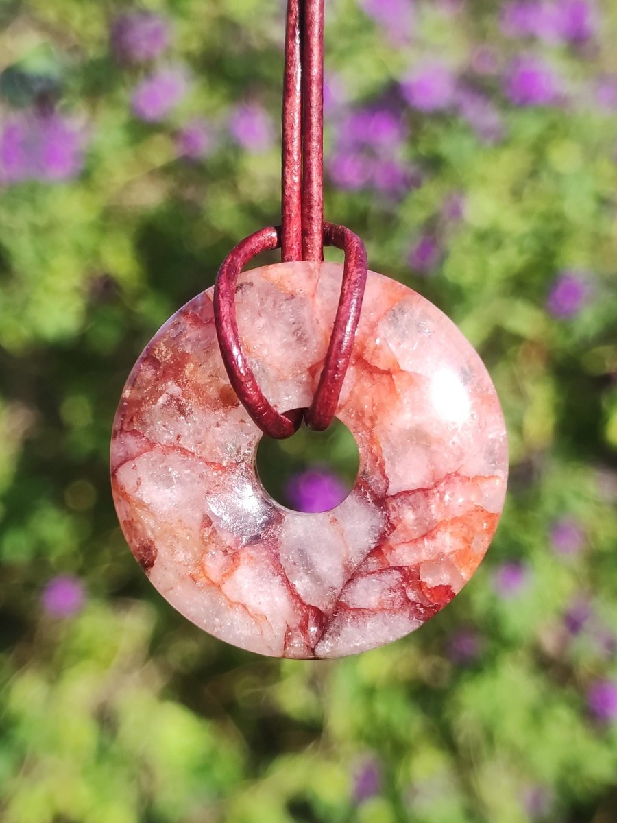 Feuerquarz / Hämatit Quarz 30mm - Edelstein Donut Kette rot Mann Frau Vater Tochter Freund Heilstein Glück Schmuck Natur Rarität Geschenk - Art of Nature Berlin