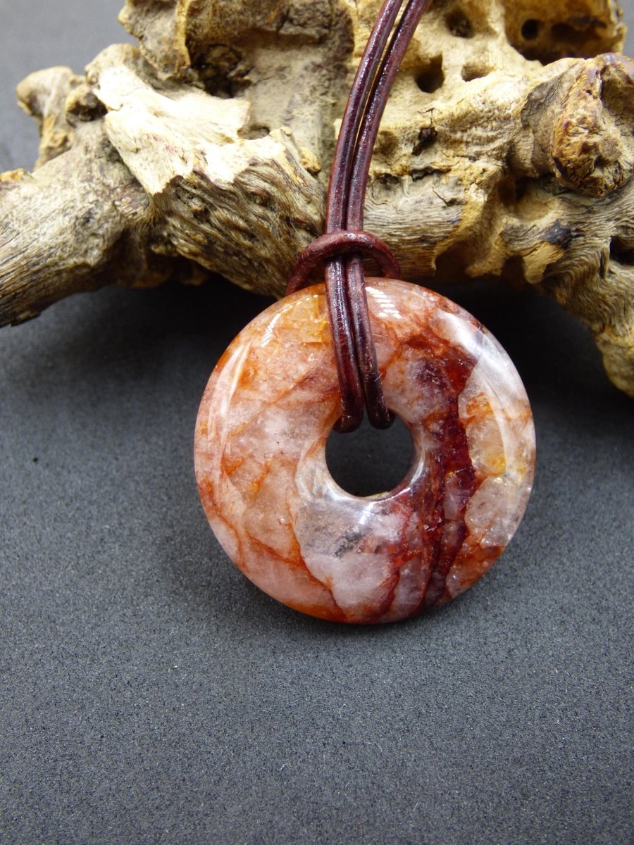 Feuerquarz / Hämatit Quarz 30mm - Edelstein Donut Kette rot Mann Frau Vater Tochter Freund Heilstein Glück Schmuck Natur Rarität Geschenk - Art of Nature Berlin