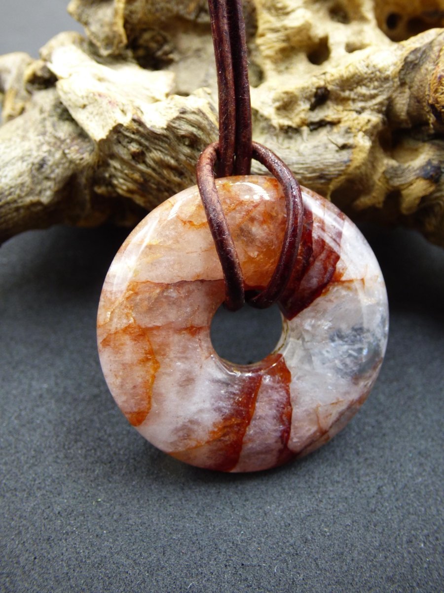 Feuerquarz / Hämatit Quarz 30mm - Edelstein Donut Kette rot Mann Frau Vater Tochter Freund Heilstein Glück Schmuck Natur Rarität Geschenk - Art of Nature Berlin