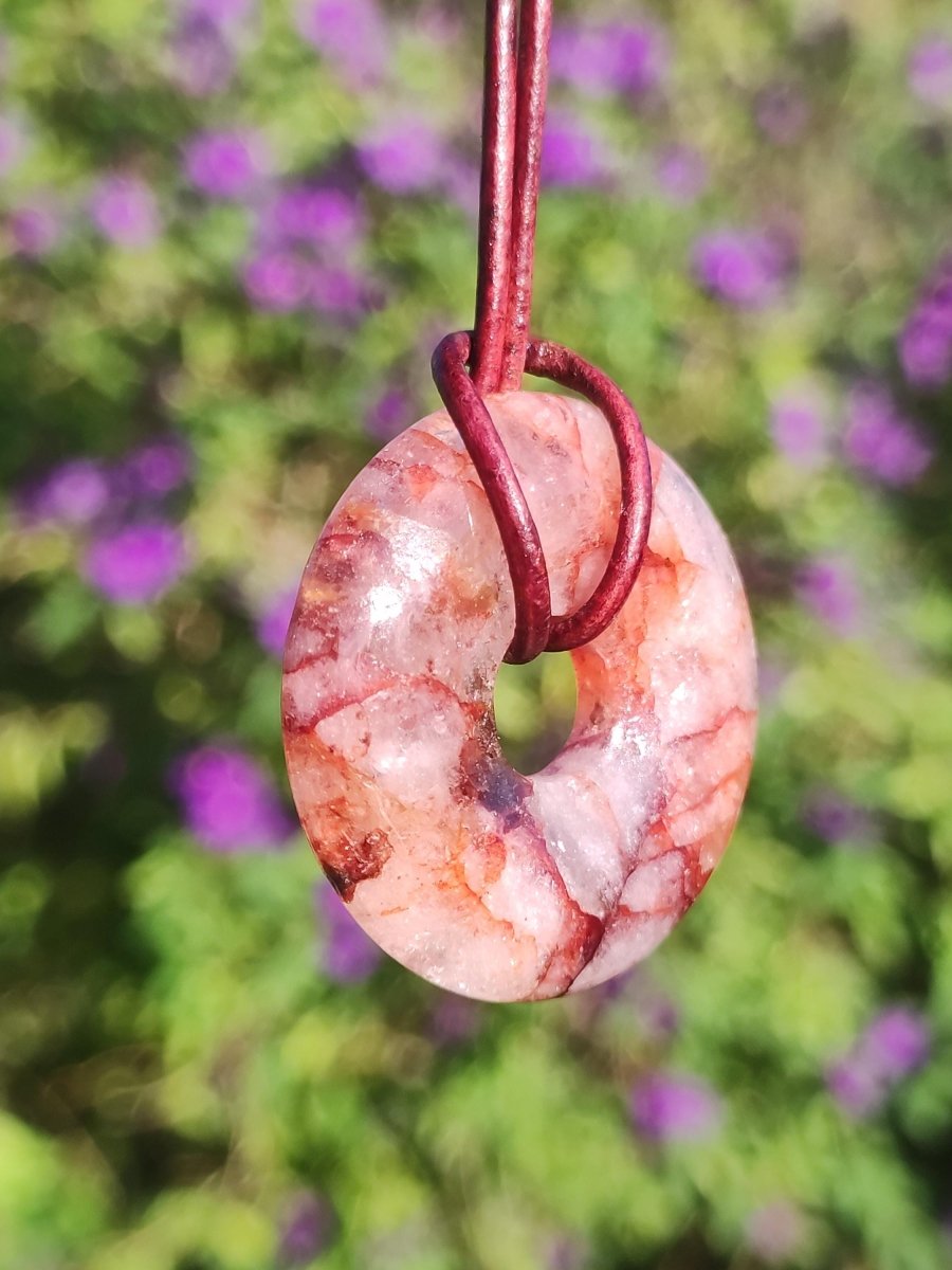 Feuerquarz / Hämatit Quarz 30mm - Edelstein Donut Kette rot Mann Frau Vater Tochter Freund Heilstein Glück Schmuck Natur Rarität Geschenk - Art of Nature Berlin