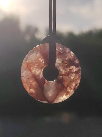 Feuerquarz / Hämatit Quarz 30mm - Edelstein Donut Kette rot Mann Frau Vater Tochter Freund Heilstein Glück Schmuck Natur Rarität Geschenk - Art of Nature Berlin