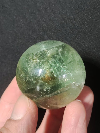 Fluorit A grün ~ Magische Edelstein Kugel Deko Sphere Meditation Sammler Kristall Heilstein Natur Qualität Geschenk Er Sie Mann Frau Wohnen - Art of Nature Berlin