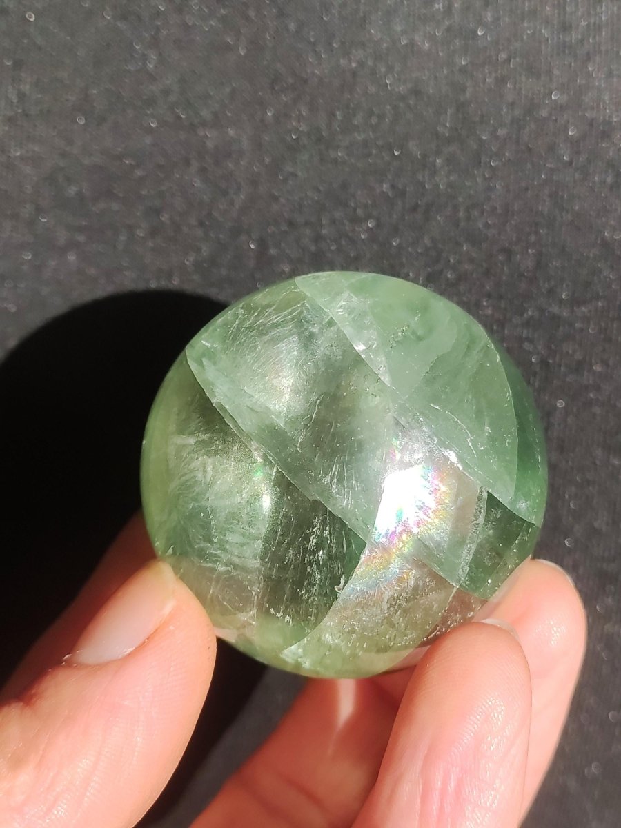 Fluorit A grün ~ Magische Edelstein Kugel Deko Sphere Meditation Sammler Kristall Heilstein Natur Qualität Geschenk Er Sie Mann Frau Wohnen - Art of Nature Berlin