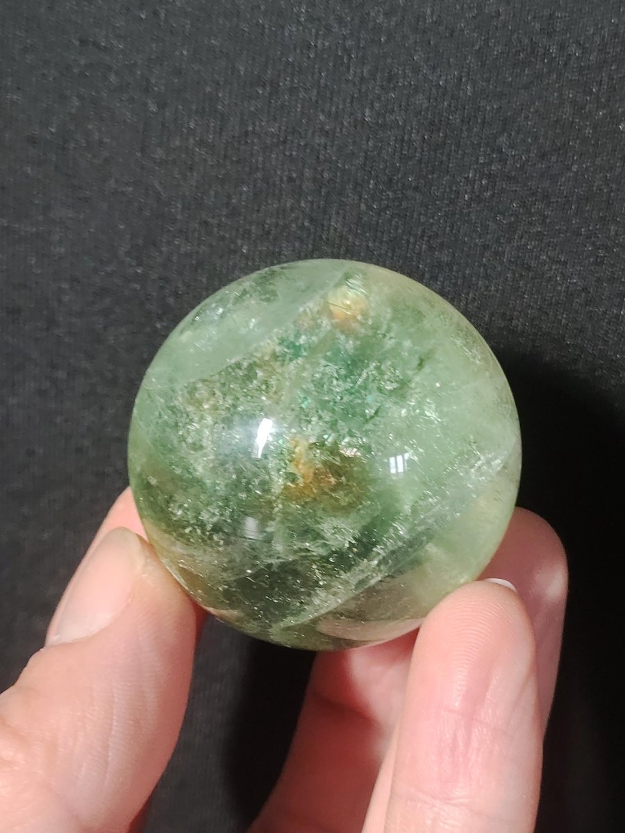 Fluorit A grün ~ Magische Edelstein Kugel Deko Sphere Meditation Sammler Kristall Heilstein Natur Qualität Geschenk Er Sie Mann Frau Wohnen - Art of Nature Berlin
